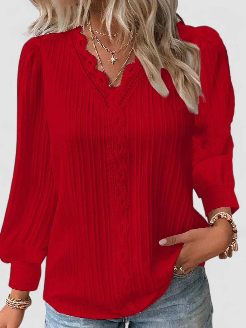 Elin | Selvie – Blus med spetskant och veck
