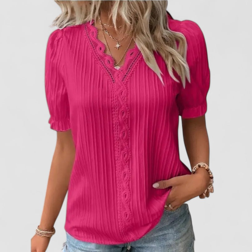 Elin | Mira – Feminin topp med spetsdetaljer